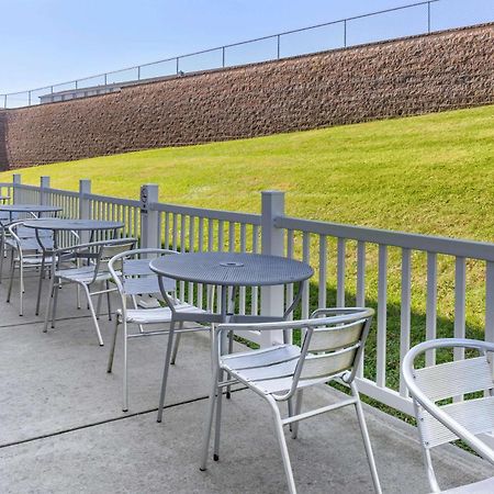 Comfort Suites Lancaster Amish Country Smoketown  Exterior foto