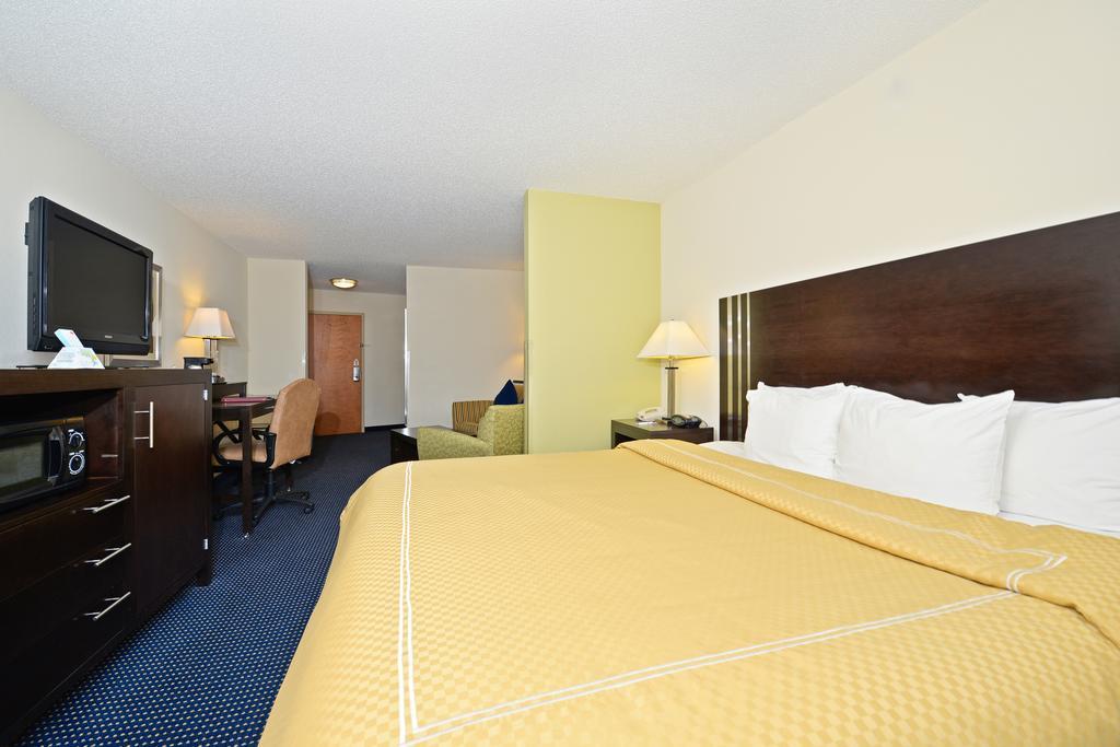 Comfort Suites Lancaster Amish Country Smoketown  Habitación foto